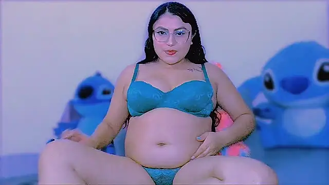 Snapshot of KathieBurning chatting on November 1, 2025, 6:43 pm KathieBurning online show from November 1, 2025, 6:43 pm