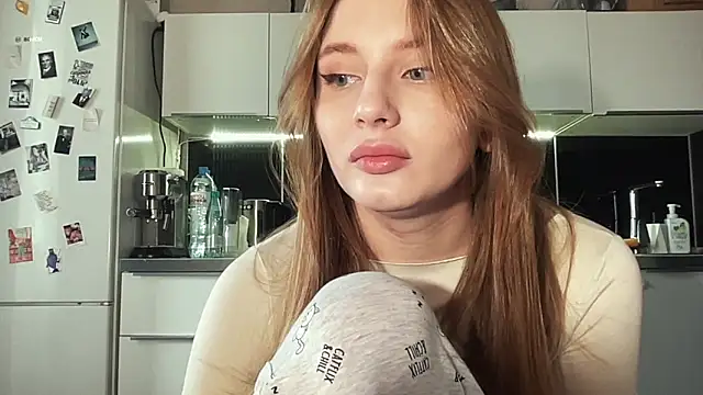  emilia xxx online show from March 19, 2025, 3:30 am