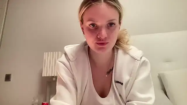 mariemelissah online show from December 15, 2024, 10:07 am