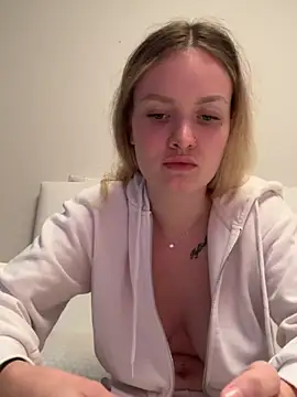 mariemelissah online show from February 22, 2025, 12:19 pm
