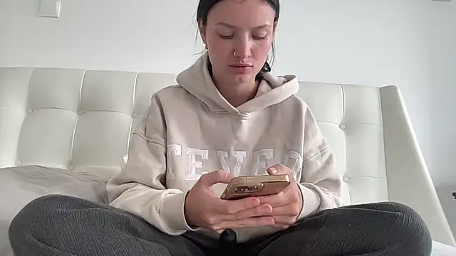 mariemelissah online show from December 15, 2025, 8:18 am