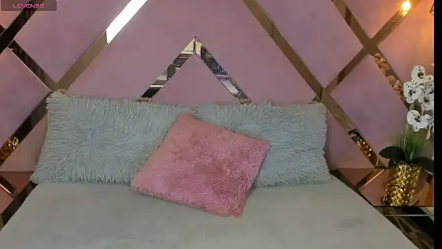 SHANONCLARK online show from January 27, 2025, 7:03 pm