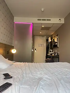 MileySin1111 online show from October 27, 2025, 11:14 am