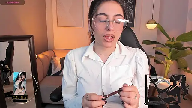 Ellie Jhonson   online show from October 27, 2025, 12:04 am