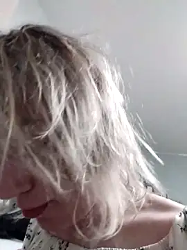 Linda Gregory online show from October 6, 2025, 10:18 pm