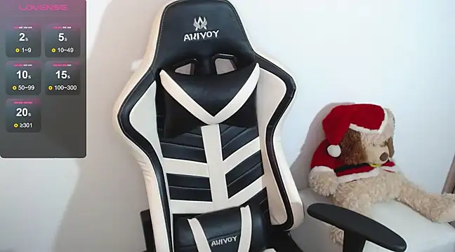 Snapshot of alice_middlee chatting on December 14, 2024, 4:52 pm alice middlee online show from December 14, 2024, 4:52 pm