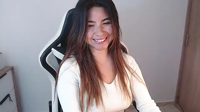 Snapshot of alice_middlee chatting on March 17, 2025, 9:13 pm alice middlee online show from March 17, 2025, 9:13 pm