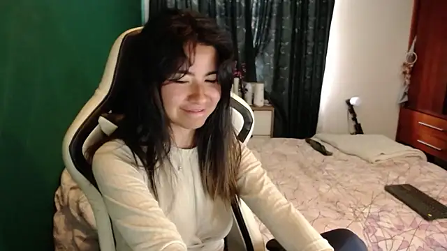 alice middlee online show from December 17, 2025, 4:46 pm