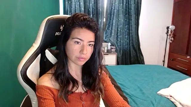 Snapshot of alice_middlee chatting on March 5, 2026, 1:29 pm alice middlee online show from March 5, 2026, 1:29 pm