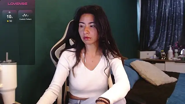 Snapshot of alice_middlee chatting on March 18, 2026, 3:37 pm alice middlee online show from March 18, 2026, 3:37 pm