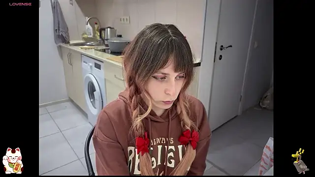 Snapshot of ShiroiFubuki chatting on October 12, 2025, 6:29 pm ShiroiFubuki online show from October 12, 2025, 6:29 pm