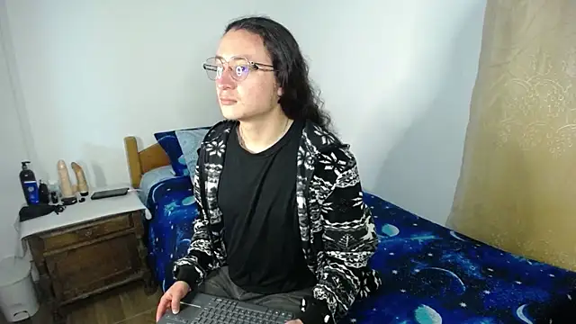 monkeywillwhite online show from May 6, 2026, 3:35 am