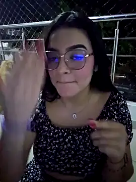 Lia flowers online show from December 12, 2024, 4:15 am
