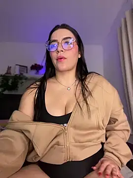 Lia flowers online show from January 3, 2025, 11:12 pm