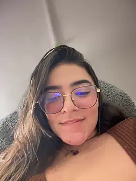 Lia flowers online show from March 22, 2025, 1:11 am