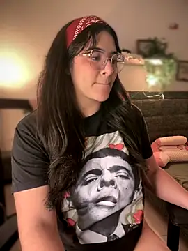 Snapshot of Lia_flowers chatting on September 23, 2025, 12:13 am Lia flowers online show from September 23, 2025, 12:13 am