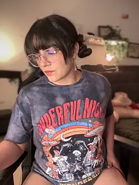 Snapshot of Lia_flowers chatting on September 27, 2025, 12:48 am Lia flowers online show from September 27, 2025, 12:48 am