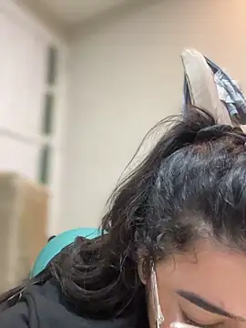 Snapshot of Lia_flowers chatting on October 29, 2025, 11:17 pm Lia flowers online show from October 29, 2025, 11:17 pm