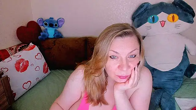 KerryBlareX online show from October 25, 2025, 2:02 pm