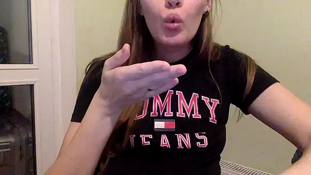 vanessa4you online show from February 5, 2025, 3:34 am