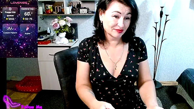 Snapshot of BeatriksS chatting on September 28, 2025, 3:50 pm BeatriksS online show from September 28, 2025, 3:50 pm