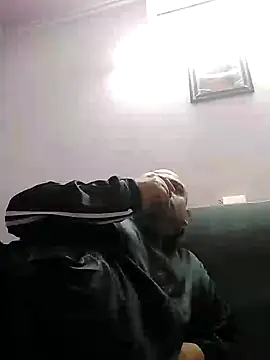 Snapshot of Dick_6inches chatting on December 4, 2024, 2:15 pm Dick 6inches online show from December 4, 2024, 2:15 pm