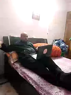 Snapshot of Dick_6inches chatting on December 6, 2024, 9:43 am Dick 6inches online show from December 6, 2024, 9:43 am