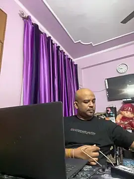 Dick 6inches online show from October 27, 2025, 3:16 pm