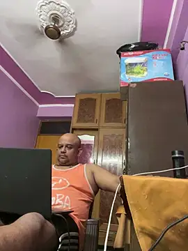 Dick 6inches online show from April 25, 2026, 12:52 pm