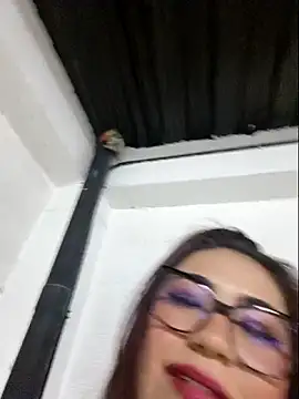 silvia lane online show from November 6, 2025, 3:51 am