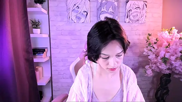 VivianLy  online show from December 20, 2025, 11:50 am