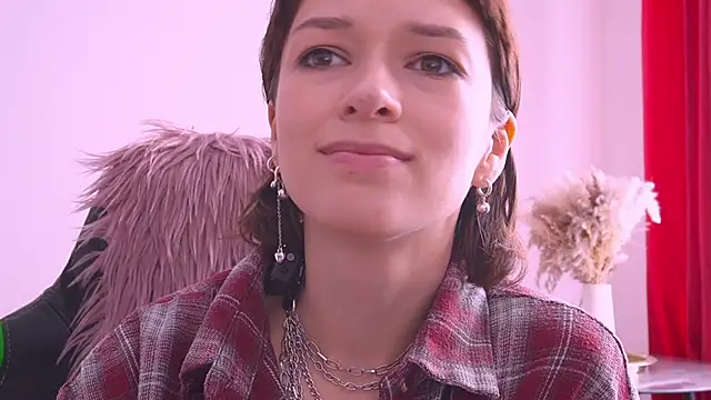 Snapshot of VivianLy_ chatting on March 17, 2026, 11:57 am VivianLy online show from March 17, 2026, 11:57 am