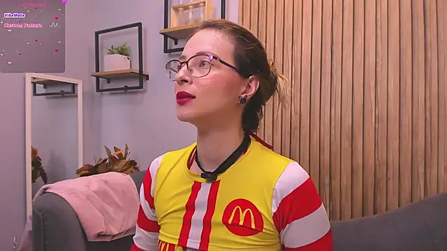 AmbeerWood  online show from March 18, 2026, 3:37 pm