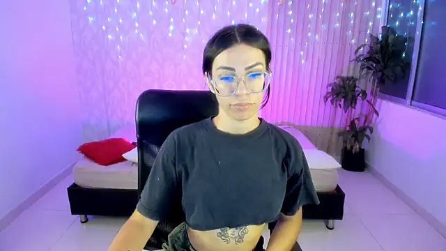 paulina hilton ms online show from February 1, 2025, 7:34 pm
