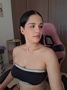 Snapshot of heyshaa chatting on March 14, 2026, 8:03 pm heyshaa online show from March 14, 2026, 8:03 pm