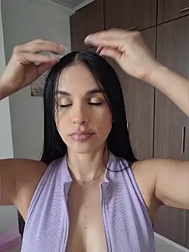 Snapshot of heyshaa chatting on April 4, 2026, 7:11 pm heyshaa online show from April 4, 2026, 7:11 pm