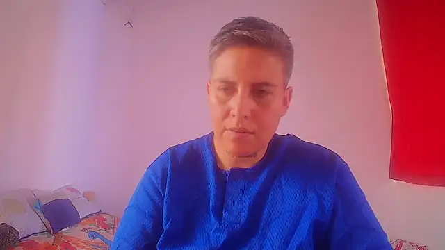 Snapshot of Yessi_rousse chatting on October 7, 2025, 7:33 pm Yessi rousse online show from October 7, 2025, 7:33 pm