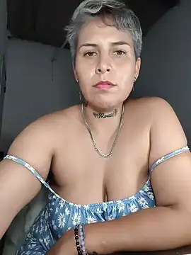 Yessi rousse online show from May 15, 2026, 11:23 pm