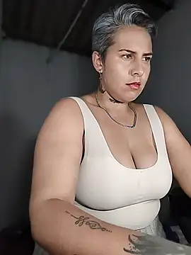 Yessi rousse online show from May 28, 2026, 2:09 am