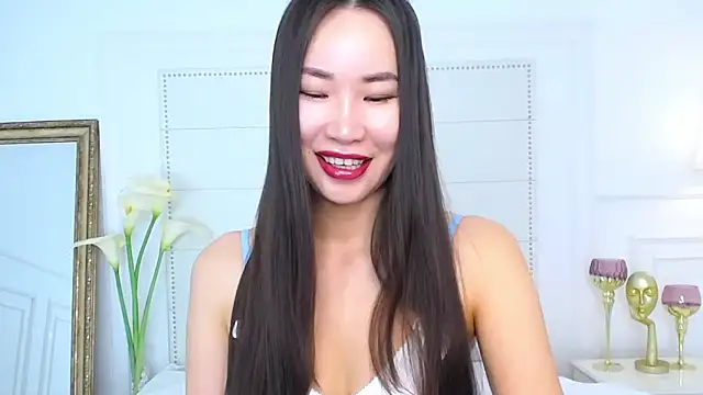 NaomiYuu online show from December 24, 2024, 2:21 am