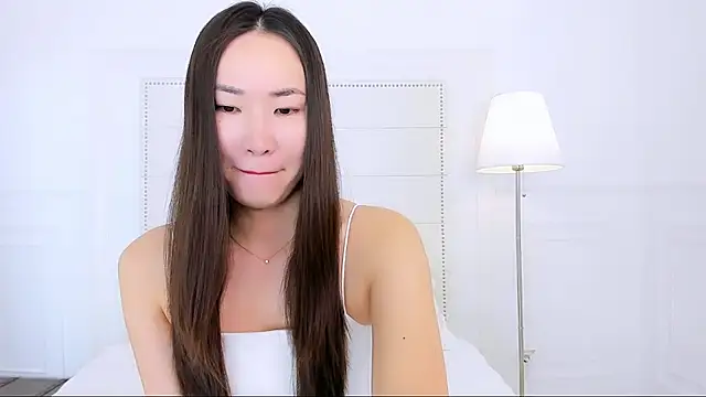 NaomiYuu online show from July 1, 2026, 1:40 am