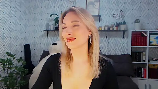 Snapshot of MillaXQueen chatting on April 20, 2026, 3:04 pm MillaXQueen online show from April 20, 2026, 3:04 pm