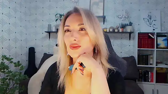 Snapshot of MillaXQueen chatting on May 14, 2026, 11:17 am MillaXQueen online show from May 14, 2026, 11:17 am