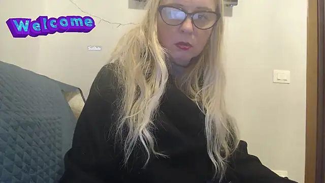 Snapshot of martachatte chatting on February 19, 2025, 9:39 am martachatte online show from February 19, 2025, 9:39 am