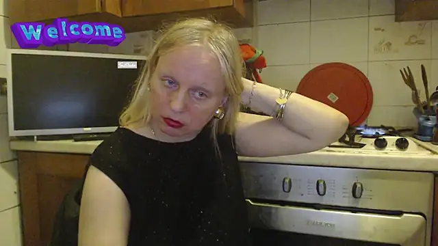 Snapshot of martachatte chatting on February 25, 2025, 7:03 pm martachatte online show from February 25, 2025, 7:03 pm