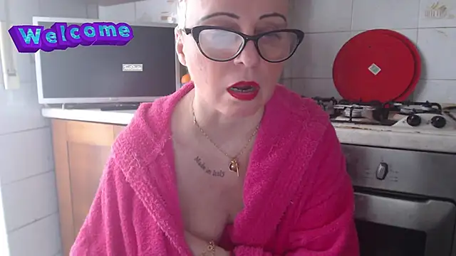 Snapshot of martachatte chatting on February 27, 2025, 2:00 pm martachatte online show from February 27, 2025, 2:00 pm