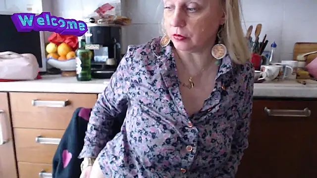 Snapshot of martachatte chatting on March 3, 2025, 3:20 pm martachatte online show from March 3, 2025, 3:20 pm