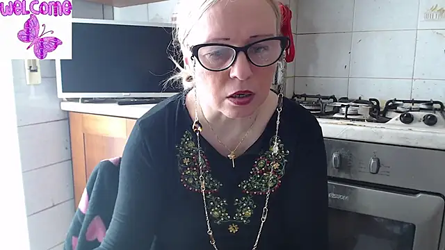 Snapshot of martachatte chatting on March 11, 2025, 1:56 pm martachatte online show from March 11, 2025, 1:56 pm