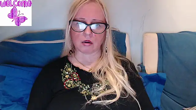 Snapshot of martachatte chatting on March 11, 2025, 8:09 pm martachatte online show from March 11, 2025, 8:09 pm