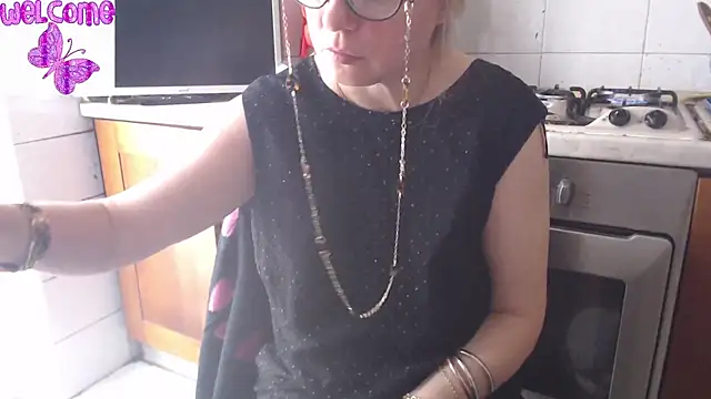 Snapshot of martachatte chatting on March 13, 2025, 8:59 am martachatte online show from March 13, 2025, 8:59 am